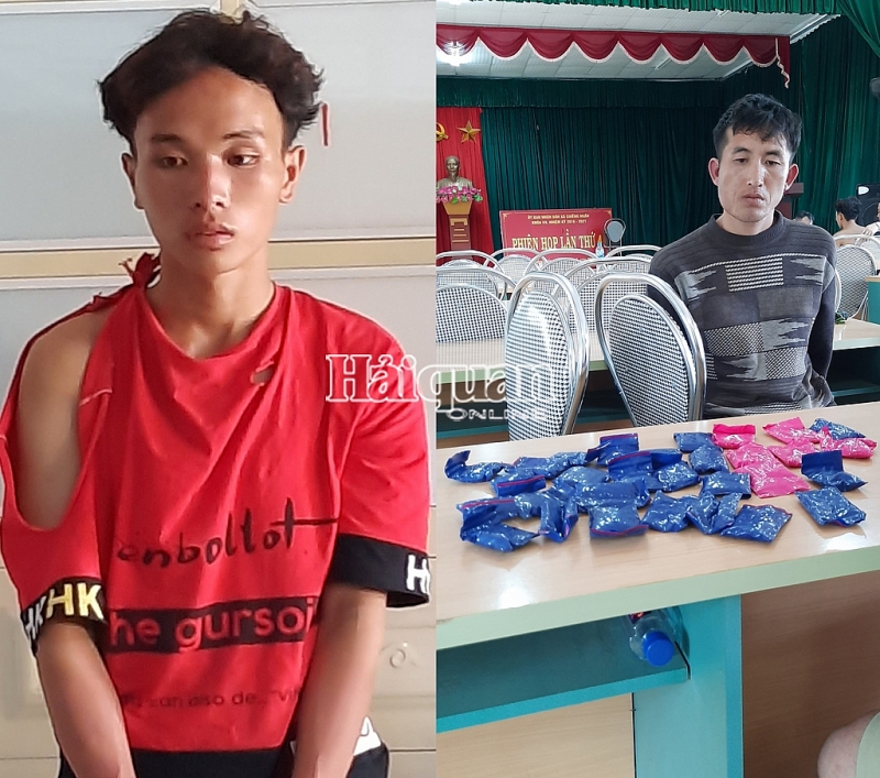 Hai đối tượng cùng tang vật.