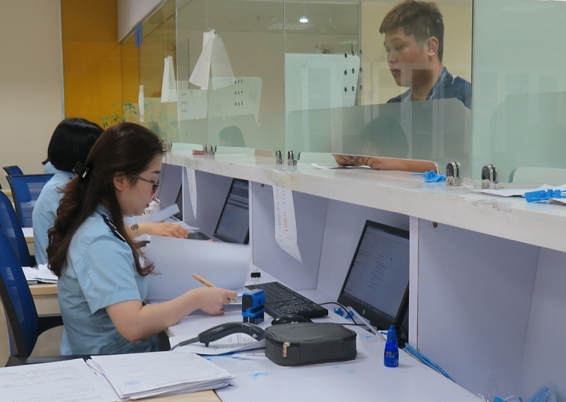 Hoạt động nghiệp vụ tại Chi cục Hải quan cửa khẩu sân bay quốc tế Nội Bài: Ảnh: N.Linh