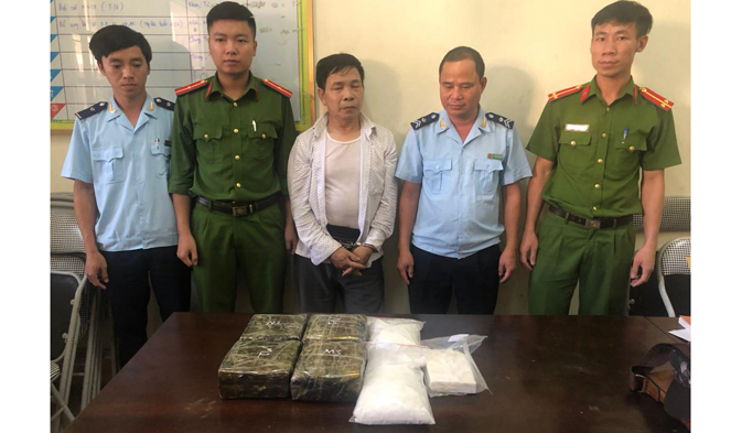 Hà Tĩnh: Bắt đối tượng vận chuyển 6 kg ma túy đá và 1 bánh heroin