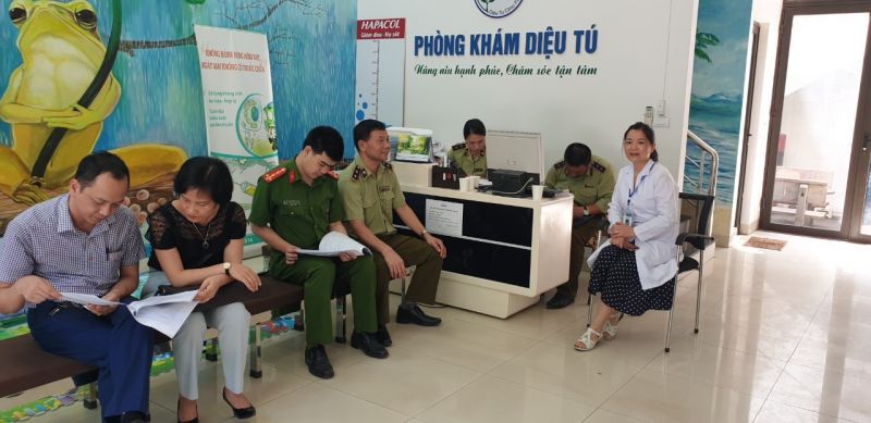 Đoàn liên ngành đang tiến hành kiểm tra tại cơ sở