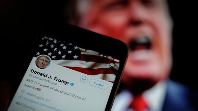 Twitter, Facebook vô hiệu hóa video vi phạm bản quyền của Trump
