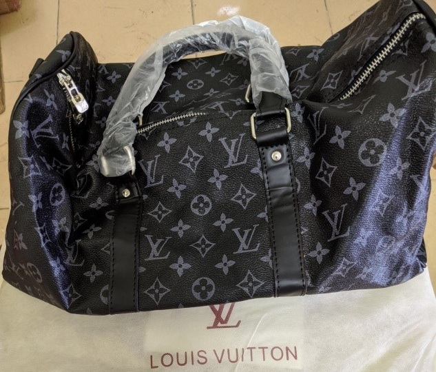 Túi xách giả mạo thương hiệu LOUIS VUITTON