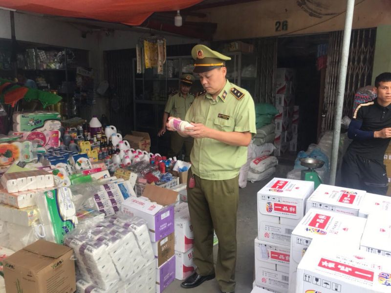 Lạng Sơn: Đội QLTT số 6 Kiểm tra phát hiện gần 1.400 đơn vị sản phẩm thực phẩm có dấu hiệu nhập lậu