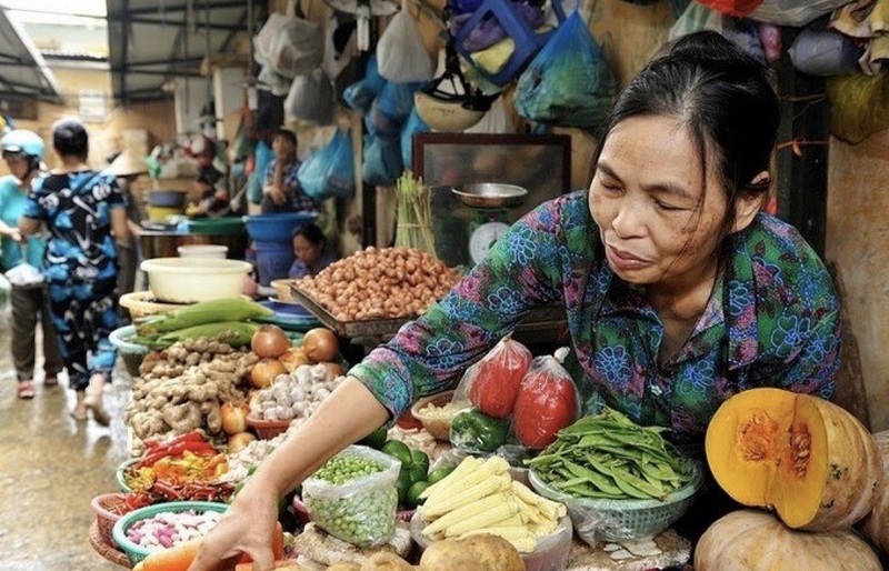 Hà Nội: Chợ Long Biên yên bình nhộn nhịp