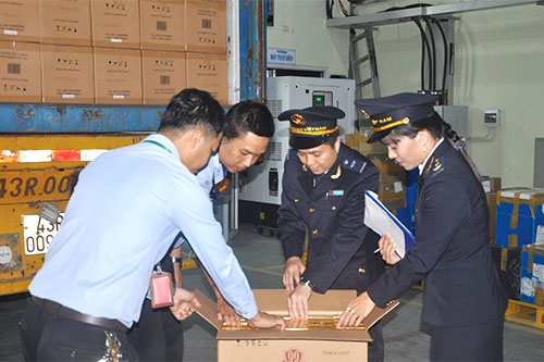 Hải quan Đà Nẵng: Phát hiện lô hàng 25 tấn pho mát khai sai đối tượng miễn thuế