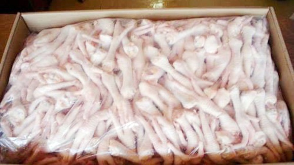 “Hô biến” hơn 28 tấn chân gà đông lạnh nhập khẩu theo loại hình kho ngoại quan