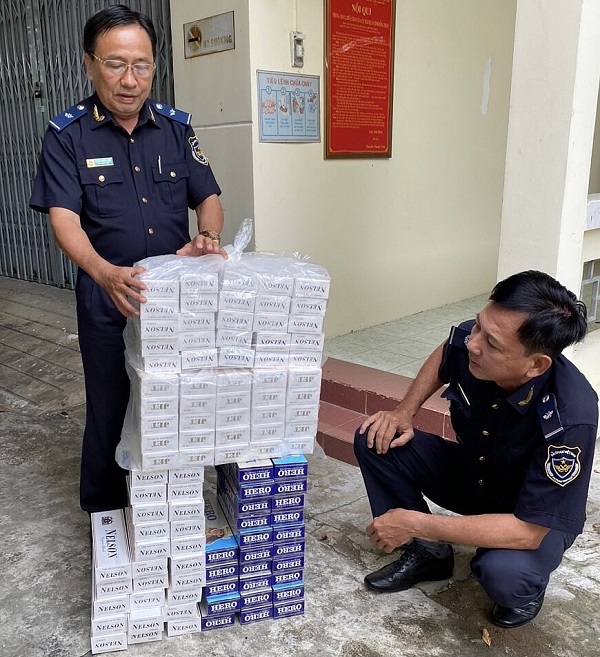 Hải quan Đồng Tháp: Thu giữ 2.400 bao thuốc lá lậu