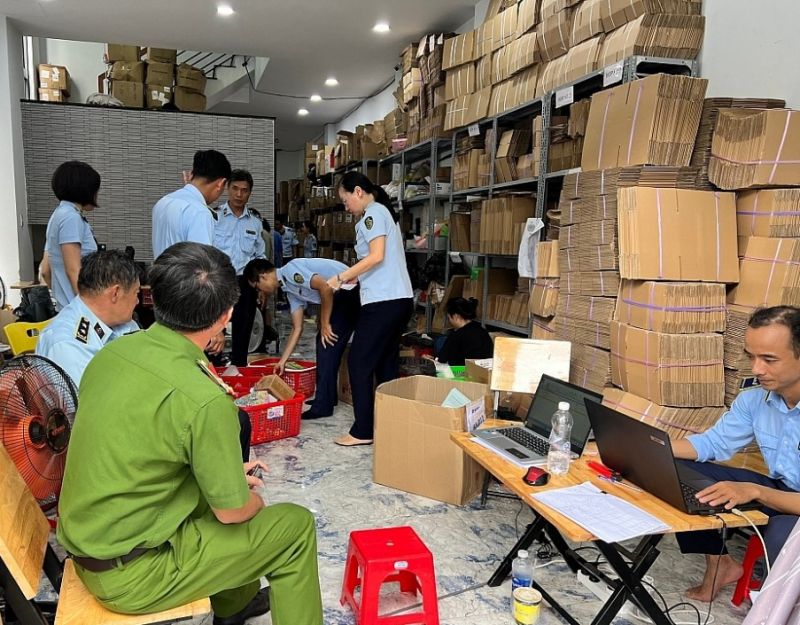 Thành phố Hồ Chí Minh: Tạm giữ 3.500 sản phẩm đồ chơi trẻ em không rõ nguồn gốc