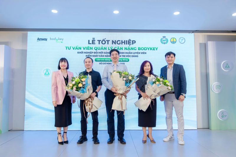 184 NHÀ PHÂN PHỐI AMWAY HOÀN TẤT KHÓA ĐÀO TẠO TƯ VẤN VIÊN QUẢN LÝ CÂN NẶNG BODYKEY 2024