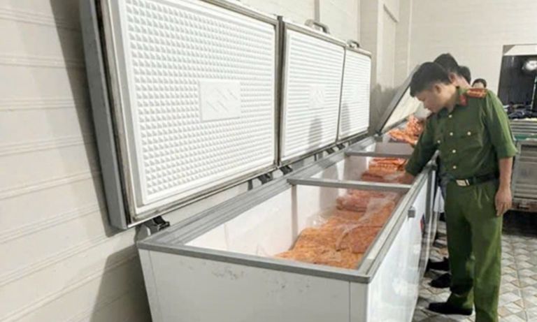 Đồng Tháp: Thu giữ hơn 13 tấn thịt, mỡ động vật và đường không rõ nguồn gốc