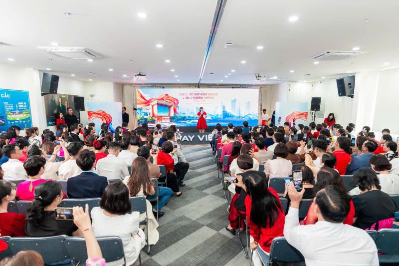 M&oacute;n qu&agrave; &yacute; nghĩa n&agrave;y như lời tri &acirc;n v&agrave; sự sẻ chia ch&acirc;n th&agrave;nh của Amway đối với cộng đồng, nơi doanh nghiệp gắn b&oacute;, đồng h&agrave;nh v&agrave; mong muốn c&ugrave;ng ph&aacute;t triển bền vững.