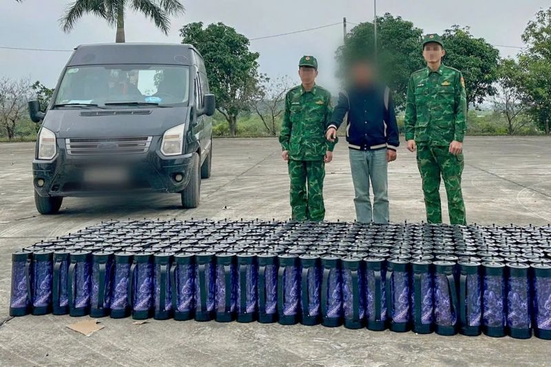 Quảng Ninh: Phát hiện, bắt giữ nhiều vụ vận chuyển bình khí cười