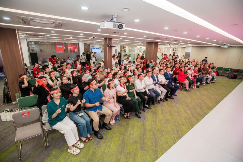 Sự kiện thu h&uacute;t hơn 600 nh&acirc;n vi&ecirc;n, nh&agrave; ph&acirc;n phối v&agrave; kh&aacute;ch h&agrave;ng của Amway Việt Nam tham gia ng&agrave;y hội hiến m&aacute;u Chủ Nhật Đỏ.