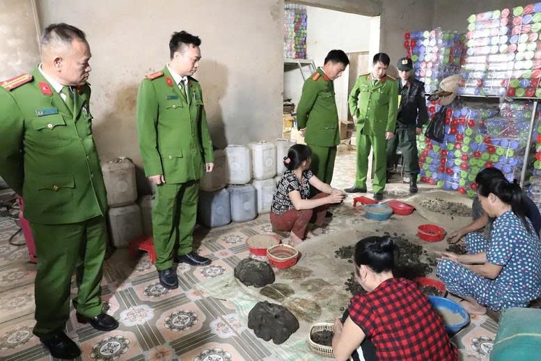 Hà Tĩnh triệt phá cơ sở sản xuất, buôn bán thuốc đông y giả quy mô lớn, thu giữ hơn 2 tấn tang vật