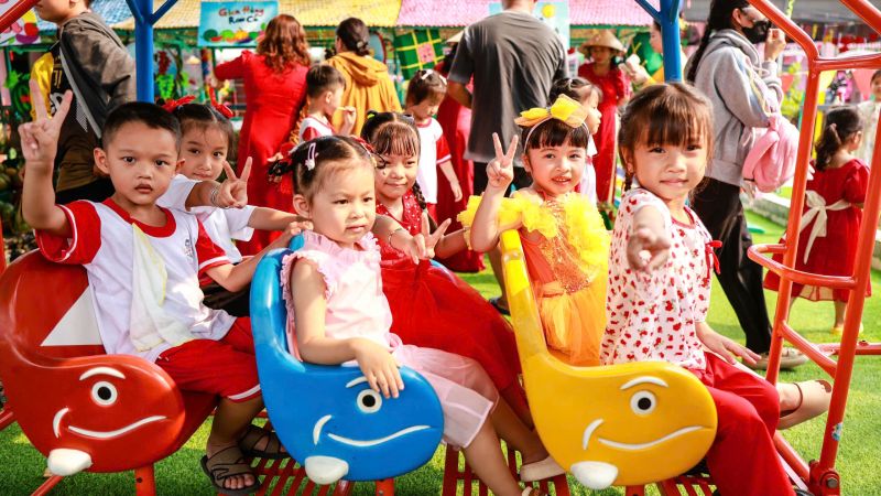 Đầu tư cho trẻ em ch&iacute;nh l&agrave; đầu tư cho tương lai của x&atilde; hội