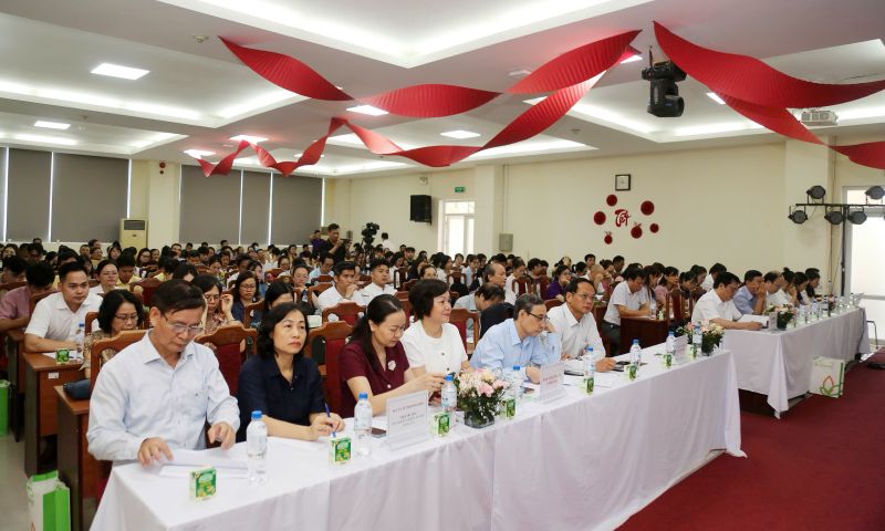 To&agrave;n cảnh hội thảo