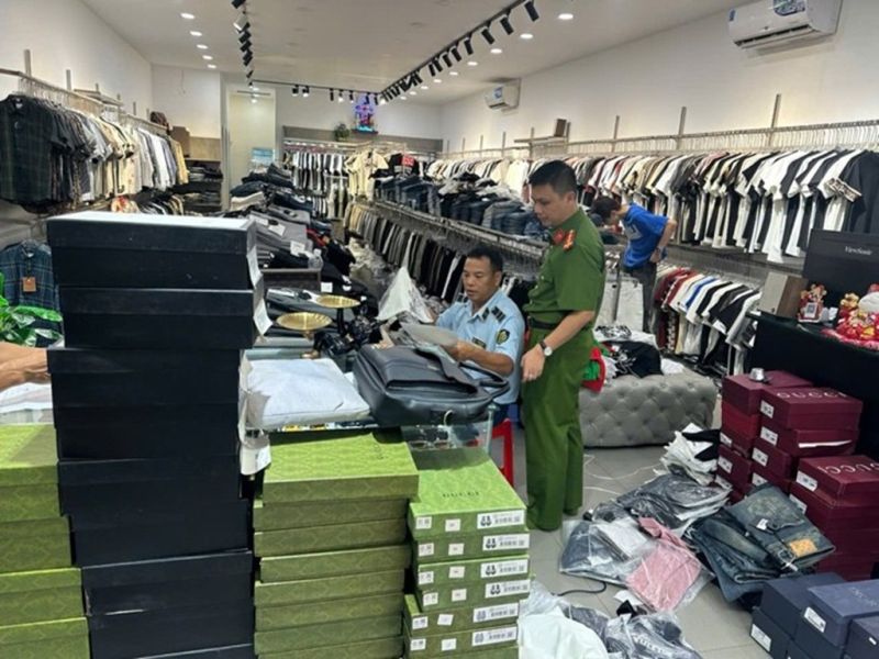 Khởi tố 2 đối tượng kinh doanh hàng giả mạo nhãn hiệu tại Đồng Nai