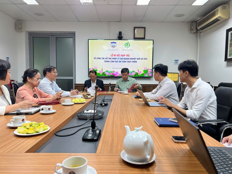 Hai b&ecirc;n c&ugrave;ng k&yacute; kết hợp t&aacute;c
