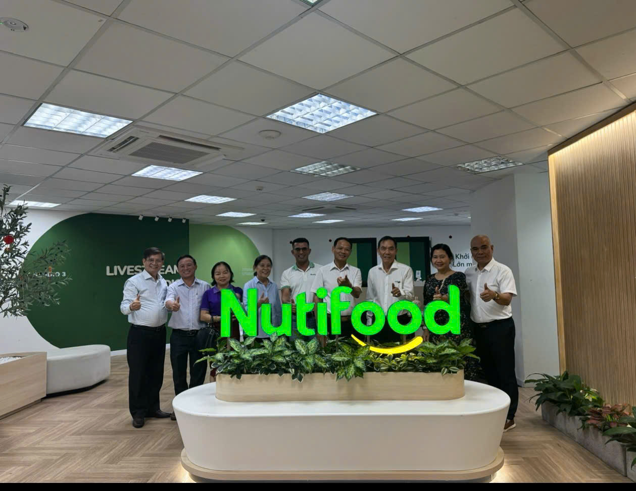 Đo&agrave;n c&ocirc;ng t&aacute;c Vinafosa v&agrave; đại diện Nutifood trao đổi tại buổi l&agrave;m việc.