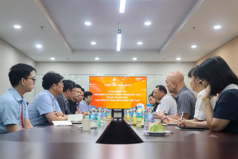 Đo&agrave;n c&ocirc;ng t&aacute;c VINAFOSA l&agrave;m việc với đại diện C&ocirc;ng ty TNHH Welstory Việt Nam tại Bắc Ninh.
