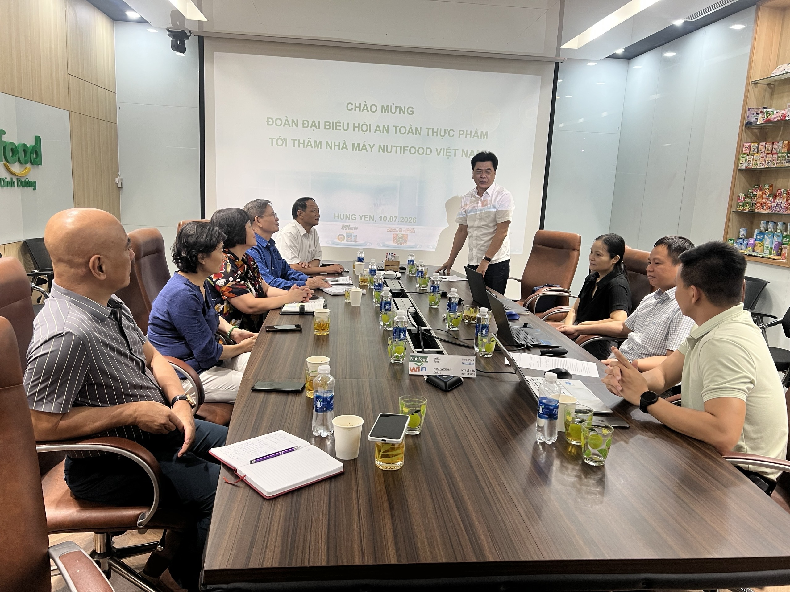 &Ocirc;ng Vũ Huy Kha ph&oacute; Chi Cục trưởng An To&agrave;n Thực Phẩm Hưng Y&ecirc;n ph&aacute;t biểu.