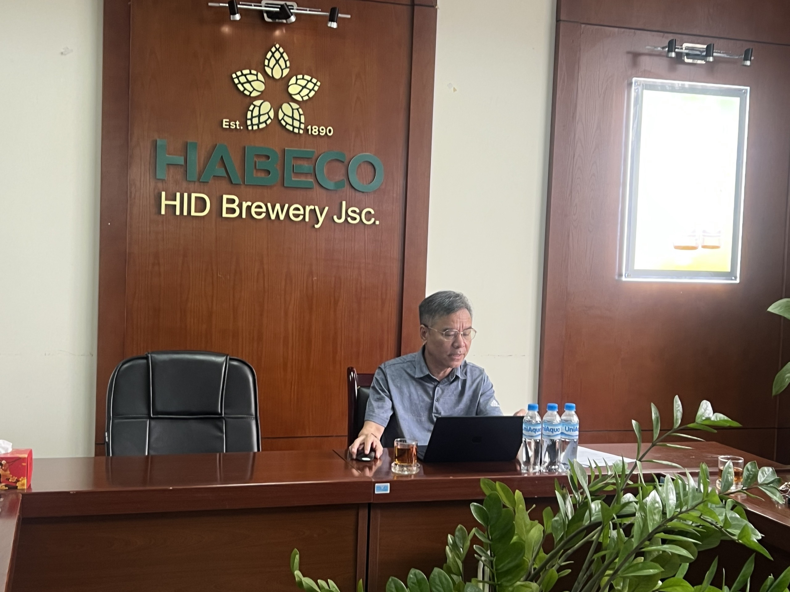 &Ocirc;ng Ng&ocirc; Văn Việt ph&oacute; gi&aacute;m đốc C&ocirc;ng ty CP đầu tư ph&aacute;t triển c&ocirc;ng nghệ Bia &ndash; Rượu &ndash; Nước giải kh&aacute;t H&agrave; Nội, Chi nh&aacute;nh Hưng Y&ecirc;n ph&aacute;t biểu &yacute; kiến.