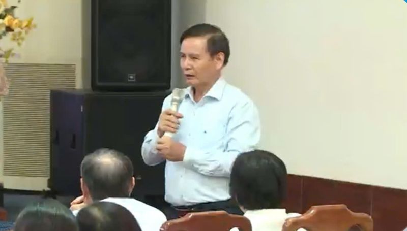 Thạc sỹ, B&aacute;c sỹ Nguyễn Văn Nhi&ecirc;n tham luận tại hội thảo.