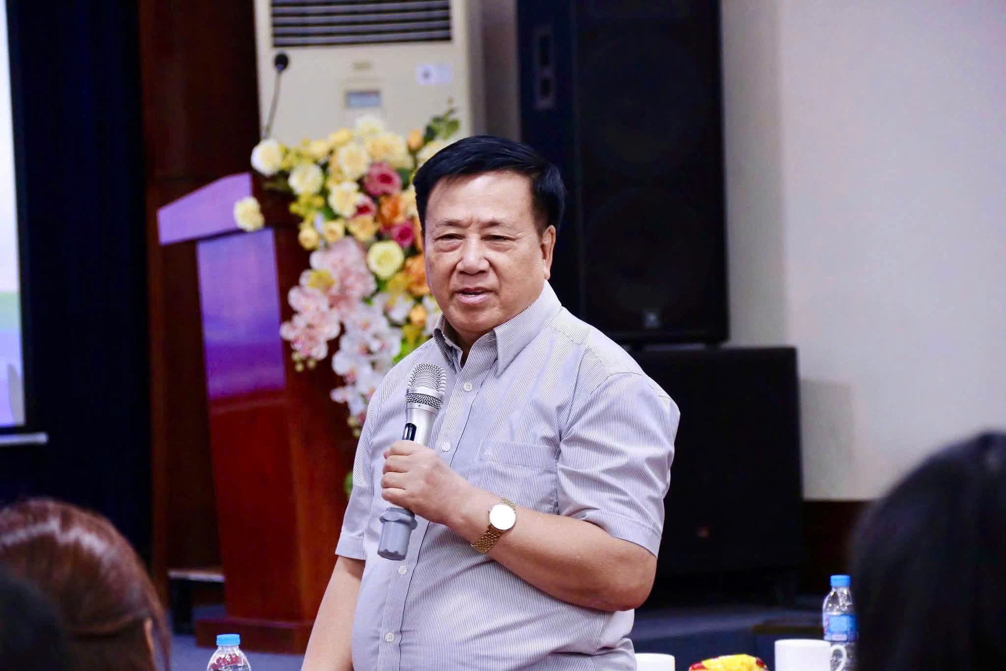 PGS.TS. Nguyễn Văn Việt &ndash; Chủ tịch VBA tr&igrave;nh b&agrave;y tham luận đ&oacute;ng g&oacute;p &yacute; kiến v&agrave;o Dự thảo Luật.