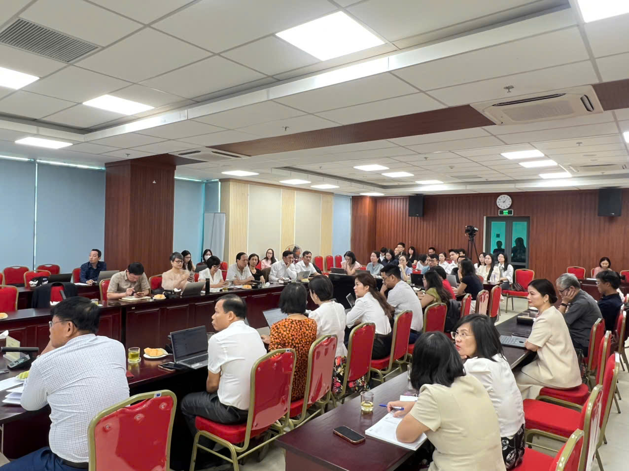 To&agrave;n cảnh hội thảo g&oacute;p &yacute; Dự thảo Luật An to&agrave;n thực phẩm (sửa đổi).