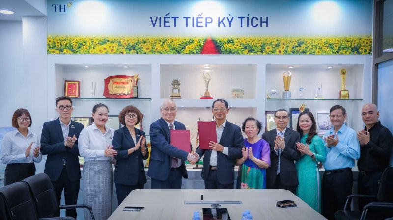 Buổi lễ k&yacute; kết lược giữa Hội Khoa học Kỹ thuật An to&agrave;n Thực phẩm Việt Nam v&agrave; Tập đo&agrave;n TH.